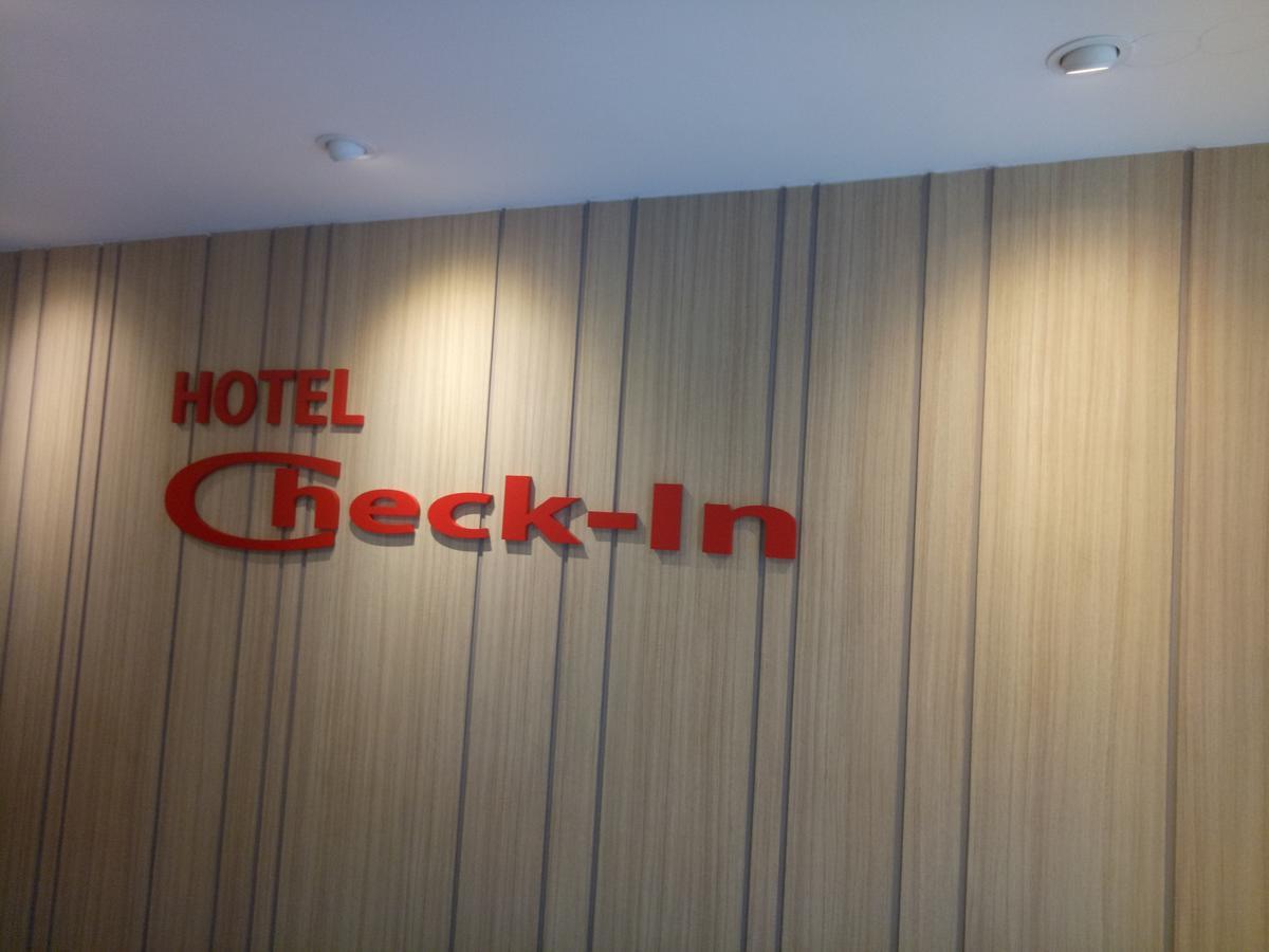 Hotel Check-In Куала-Лумпур Екстер'єр фото